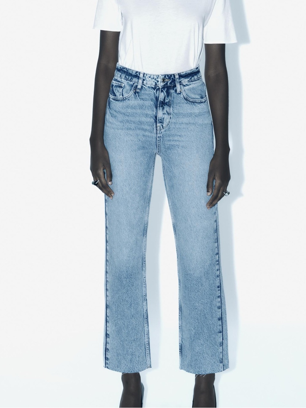 Zara Women's HIGH RISE Z1975 STRAIGHT LEG
JEANS in MID-BLUE size 8